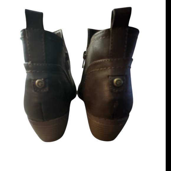 Guess Dark Brown Ankle Booties-NWOT - Picture 4 of 7